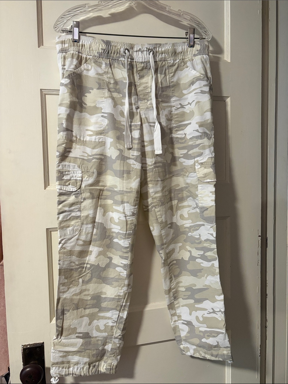 Sanctuary Beige & White Camo Jogger Track Pants